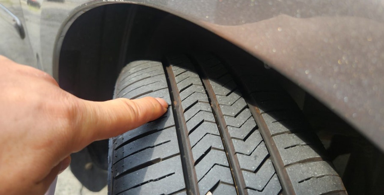 타이어 마모도 점검 / 사진 = 온라인 커뮤니티