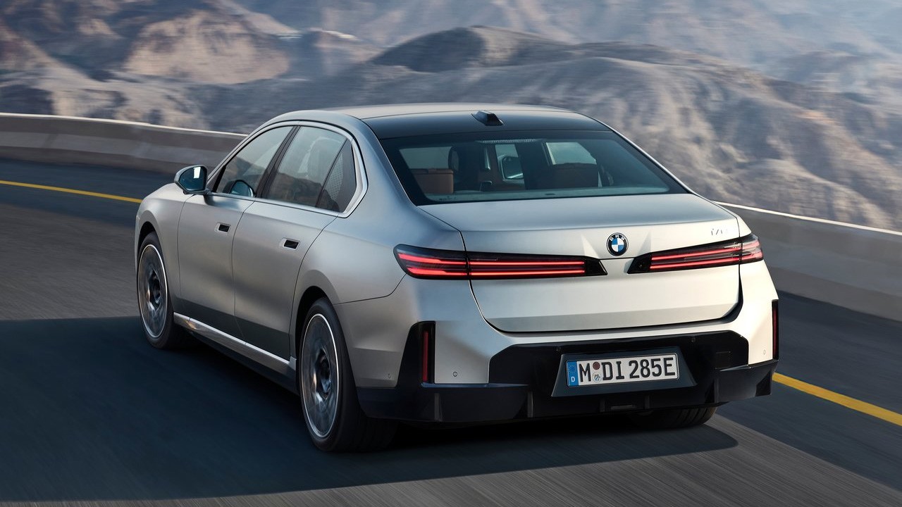 BMW i7 주행사진 / 사진=BMW